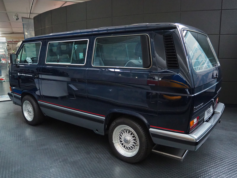 Sériově vyráběná luxusní verze Caravelle Carat. Kola 16&quot; prostě busíkům sluší.