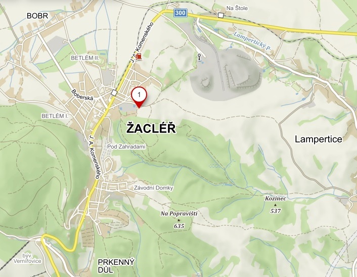 Je to kousek za hasičárnou...