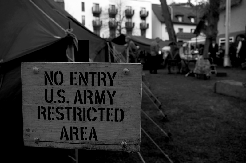 "Jen si ještě jednou vrzni, Spojenci jsou už v Plzni..."