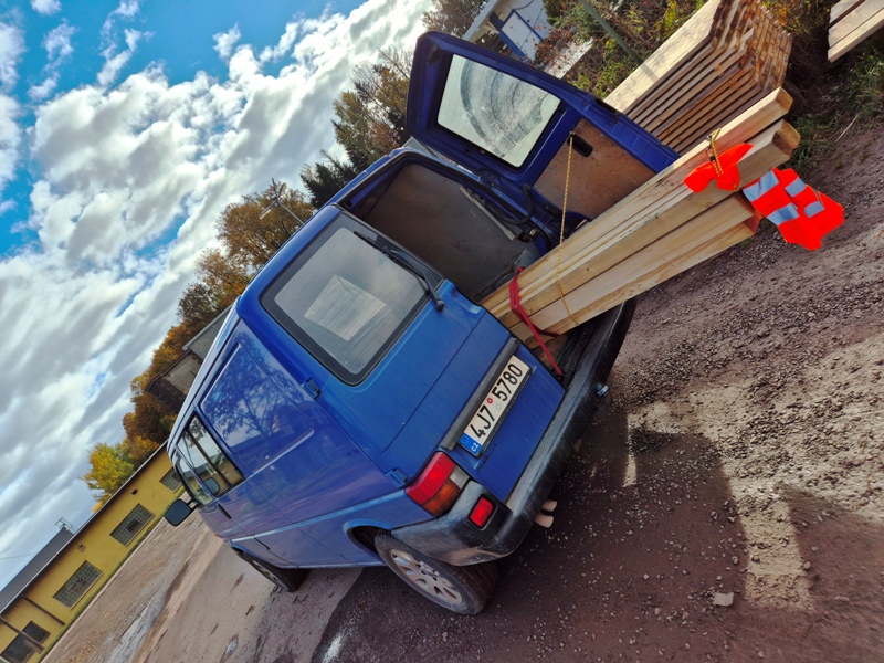 A takhle už přidává ruku k dílu...