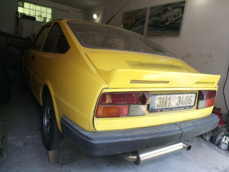 Janskolázeňská garáž tu proběhla již mnohokrát... jedno trochu starší foto...