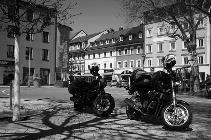 Traunstein... i loni jsme tu byli na motorkách, takže...kafe..?